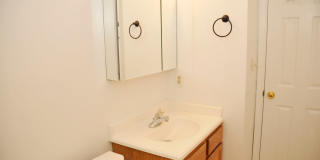 Charming End-Unit Townhouse in Mt. Airy Manor Community Gallery 7