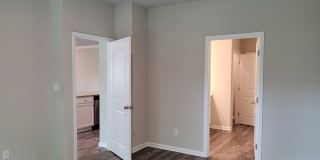 Madison - Monrovia Gallery 10