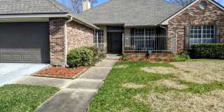Spacious and Stunning 4/2 Home Gallery 1