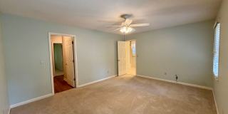 Fabulous Home Near Alice Drive! Gallery 11