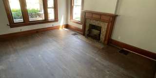 Large Brick 7 bedroom home Gallery 42