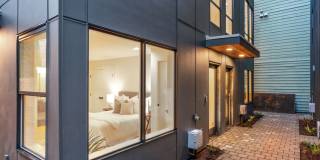 Like new 2 bedroom townhome in Georgetown Gallery 14
