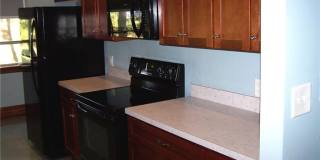 680 Oak Street Gallery 10