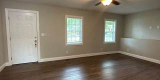 Cute, cottage in a prime location off of Oakland Ave, near Downtown and ETSU, 2 bed/1 bath for $1650 month Gallery 3
