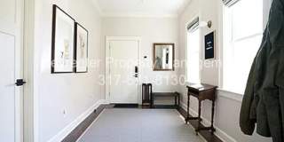 Modern Bungalow walking distance to Fountain Square! Gallery 16