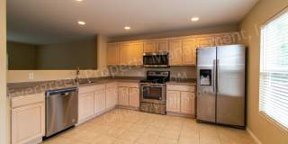 Beautiful 3 bed, 2 bath in Provincetown - Fort Collins Gallery 9
