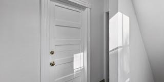 Charming 2BR apartment in Newport Gallery 23
