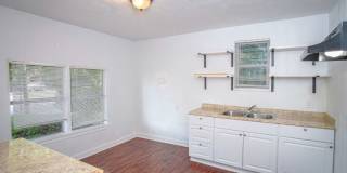 Happy and Convenient Home Near Downtown Gallery 1