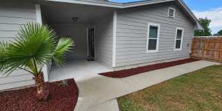 4 Bedroom Home with Large Family Room, Huge Fenced Yard, Workshop & Pool Gallery 42