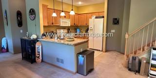 Lakeville 2 Bedroom Town Home, Dishwasher, Fireplace, 2 Car Garage, Garage Bonus Room Gallery 9