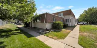 Secure Meadowbrook Village Condo w 1 car garage Gallery 1