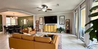 Spacious Townhome in Central Location! Gallery 7