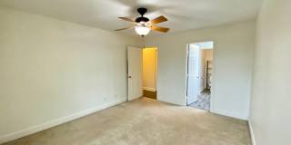 Spacious Two Bedroom featuring Ensuite Bathrooms! TWO ASSIGNED PARKING SPACES! Air Conditioning Included! Gallery 18