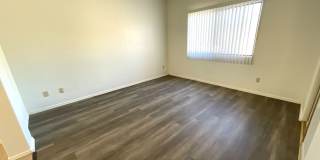 Convenient Eastside location on cul-de-sac Gallery 17