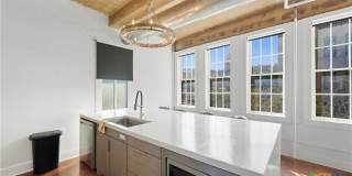 222 Losoya Gallery 13