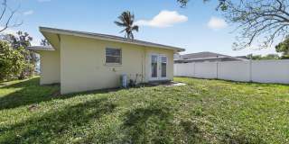 Charming 3BR House in Osprey Gallery 34