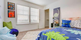 Hamilton Crossing Gallery 17