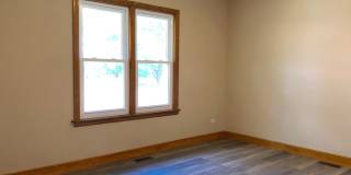 Updated 3Bed/2Bath Home For Rent Brookfield! 2 Car Attached Garage Gallery 1