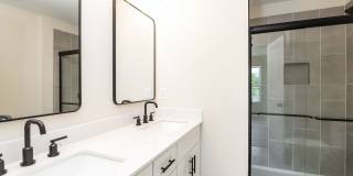 3-Bedroom, 3.5 Bath Townhome for Rent in Charlotte, NC | Attached Garage & Modern Kitchen 3-Bedroom, 3.5 Bath Townhome for Rent in Charlotte, NC | Attached Garage & Modern Kitchen Gallery 10