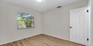 Renovated Apartment in the Heart of Carollwood Gallery 21
