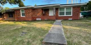 Newly Renovate 4 bedroom 2 bath Home in Liberty, TX! Gallery 1