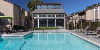 eaves Pacifica Gallery 17