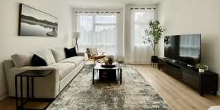 629 N Queen Street Gallery 21