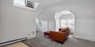 Charming 1-Bedroom Attic Apartment in the Heart of City Park West Gallery 13