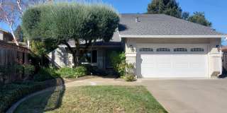 Beautiful Home in Desirable location, Remodeled Inside, Bonus Room/Office, Large Yard! Gallery 1
