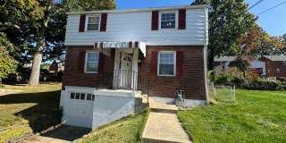 Completely Updated, Open , Quiet House in Oakmont! Gallery 1