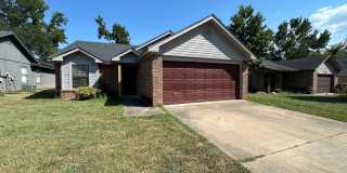 **24 hour notice to show** Welcome to this charming 3-bedroom, 2-bathroom home located in the heart of Russellville, AR. Gallery 1