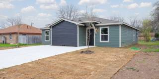 Spacious 3-Bedroom Home with Hardwood Floors & Modern Finishes in Seguin Gallery 4