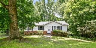 Three Bedroom with Basement! Gallery 1