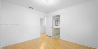 21009 NE 31st Ave Gallery 26