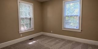 3-bedroom Close to South Elm Street Gallery 12