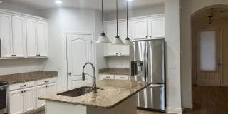 4/3/2 HOME IN EDINA GARDEN OF EDEN Gallery 9