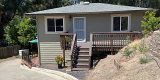 Fully Renovated 1-Bedroom Duplex with Large Outdoor Patio in Martinez Gallery 1