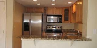 RB Luxury 2 Br Townhome 2 car spots Laundry $3190 TEXT 619-565-3468 Gallery 10