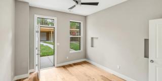 3322 Michigan Avenue Gallery 26