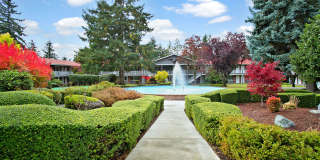 Colonial Square Gallery 16