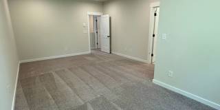 Beautiful End Unit Townhome in Griffith Lakes Gallery 20