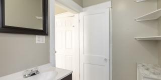 Hawthorne Street Gallery 68