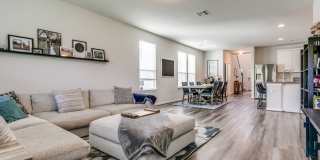 Beautiful Modern 2 story home! Gallery 6