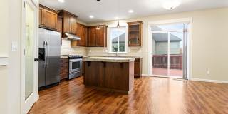 Excellent Condition Three Bedroom + Office, Fenced Backyard, Central AC Gallery 11