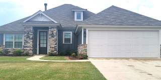 BEAUTIFUL 4 Bedroom 2 Bath Home in the Desirable Hedgefield subdivision in Prattville. Gallery 1