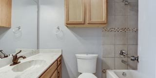 GREAT 2BED 2 BATH 2 CAR GARAGE TOWNHOME MINUTES FROM TURNPIKE!!!! Gallery 25