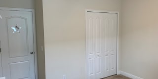 Beautiful 4/3 with fenced yard in Hunters Creek! Available August 2026 Gallery 11