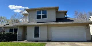 Spacious 3 Bedroom + 1 Bonus Room, 2 Bath House! Gallery 1