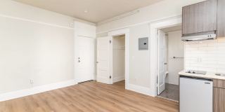 1008 Larkin Apartments Gallery 23