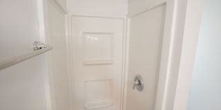 Bright Newly Remodeled 1BR House in Terre Haute Apt 2 Gallery 21